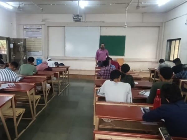 Ce Classroom 203 - 01